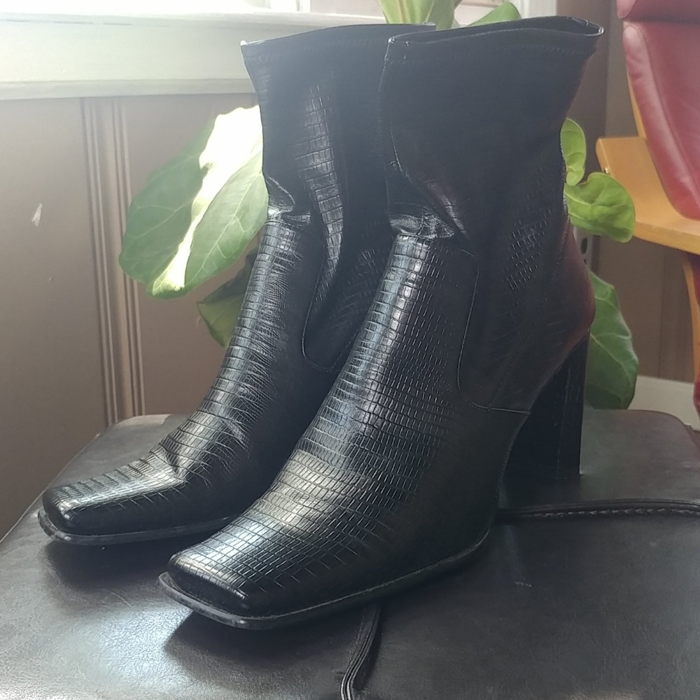 Nine West Pull on Stretchy Faux Leather Bootie